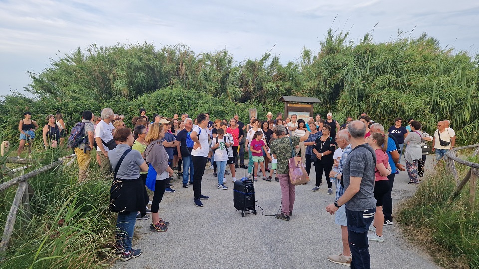 PIU’ DI CENTO PERSONE ALLA CAMMINATA AL TRAMONTO