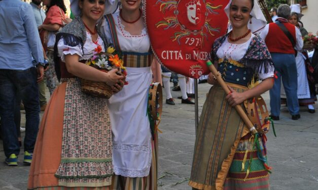 TREIA, IN PIAZZA ARRIVANO “LI PISTACOPPI”