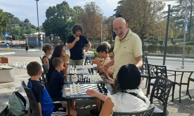 LEZIONI E PARTITE LIBERE DI SCACCHI E DAMA A MACERATA IL 21 SETTEMBRE