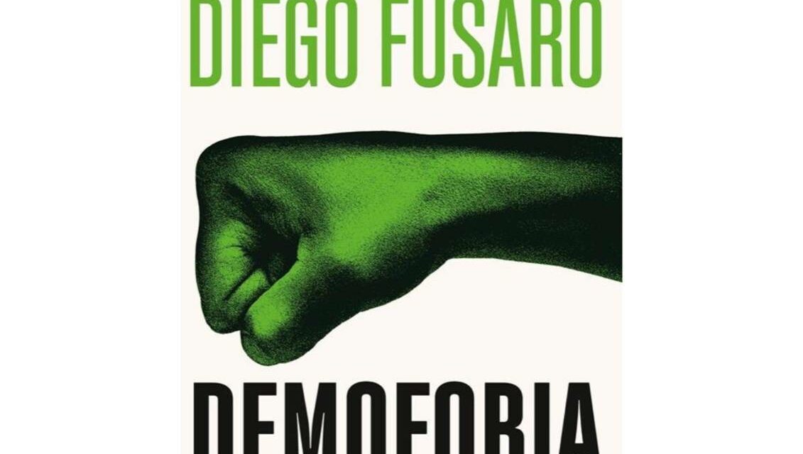 DIEGO FUSARO ALLA PICCOLA LIBRERIA DELLE MARCHE CON IL LIBRO DEMOFOBIA