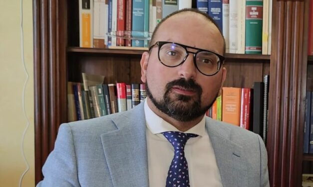 “IL MONDO AL CONTRARIO” DI ROBERTO VENNACCI