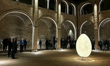 “ARTE E LUCE NARRANO L’ANTICO CHIOSTRO”: CASTELLO AL MONTE