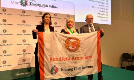 CITTÀ SAN SEVERINO MARCHE ALLA CERIMONIA DI PREMIAZIONE DELLE BANDIERE ARANCIONI ALLA BIT