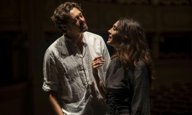 “MOLTO RUMORE PER NULLA” AL TEATRO DELLE API DI PORTO SANT’ELPIDIO