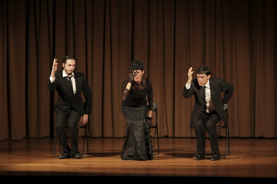 “LO CHIAMAVANO TRIO” AL TEATRO COMUNALE DI CALDAROLA