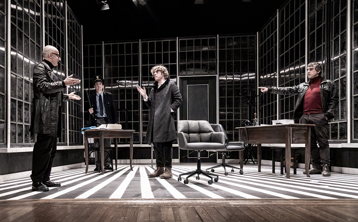 Lodo Guenzi e la satira di Dario Fo al Teatro Pergolesi di Jesi