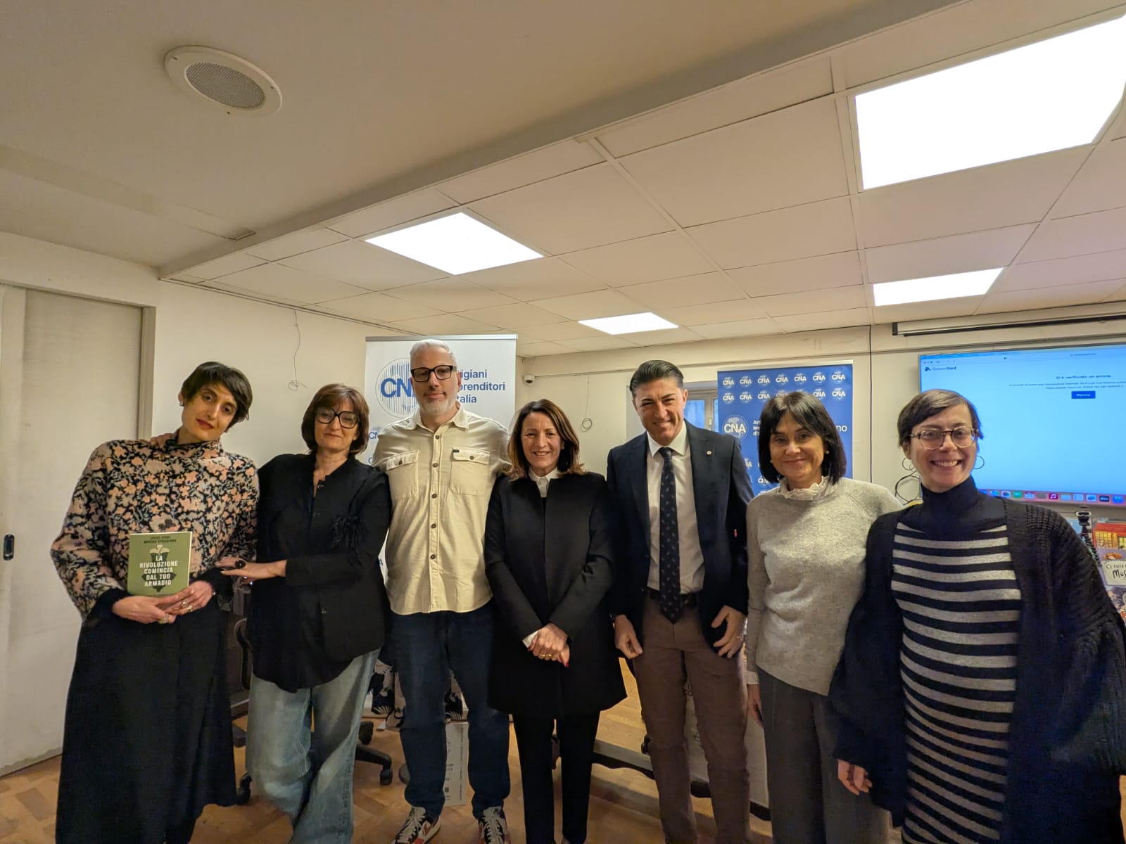 SUCCESSO PER LA PRESENTAZIONE DE LA RIVOLUZIONE COMINCIA DAL TUO ARMADIO ALLA RINASCITA MODA E SOSTENIBILITÀ A CONFRONTO AD ASCOLI