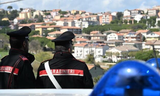 FURTO AL SUPERMERCATO: CARABINIERI DENUNCIANO 49ENNE PER FAVOREGGIAMENTO