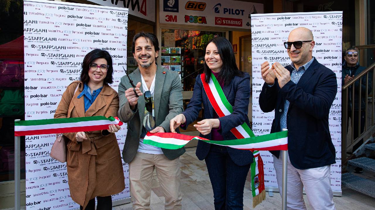 il taglio del nastro