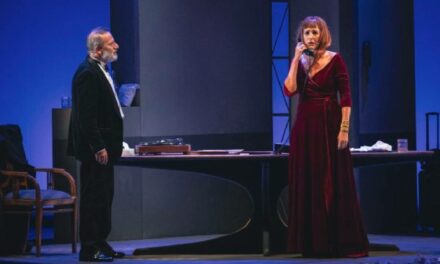 LUCREZIA LANTE DELLA ROVERE CHIUDE LA STAGIONE DEL TEATRO VERDI DI POLLENZA CON ‘NON SI FA COSÌ’