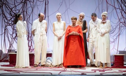 LELLA COSTA PORTA LISISTRATA IN TOURNEE NEI TEATRI MARCHIGIANI