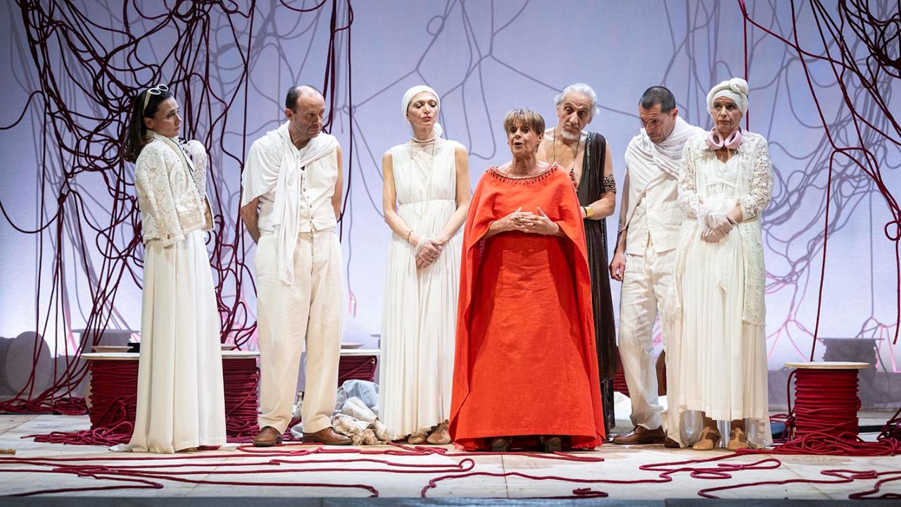 LELLA COSTA PORTA LISISTRATA IN TOURNEE NEI TEATRI MARCHIGIANI