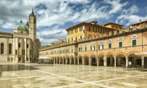 CAMMINATA LETTERARIA AD ASCOLI PICENO PER GIOVANI E ARTE