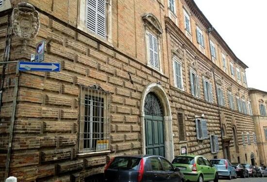 MACERATA CELEBRA MARIO POMPEI: ESSERE SCENOGRAFO A PALAZZO RICCI