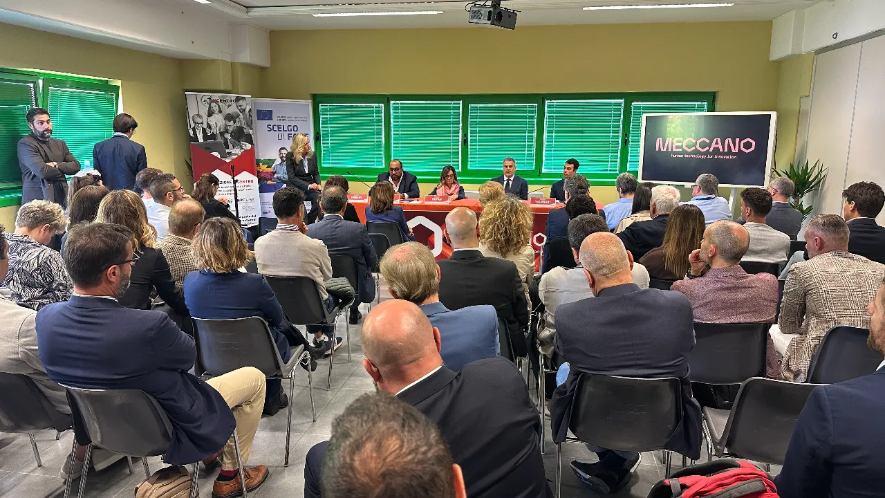 platea_Bugaro_Meccano FIL ROUGE A FABRIANO: NUOVO HUB MECCANO PER STARTUP E INNOVAZIONE NELLE AREE INTERNE