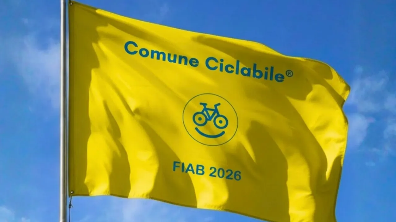 ANCONA RICONQUISTA LA BANDIERA GIALLA DI COMUNICICLABILI FIAB