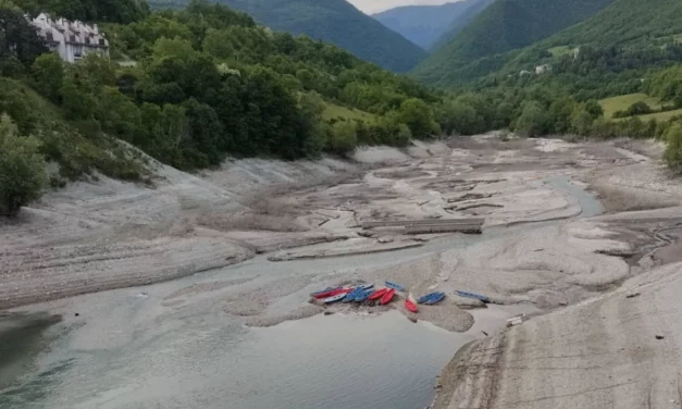 LAGO DI FIASTRA PIÙ BASSO, RIAFFIORANO PONTE E MANUFATTI DI SAN LORENZO AL FIUME PER LAVORI ALLA DIGA