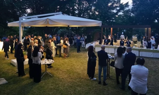 CENA DI GALA ‘VISIONI DI GUSTO’: L’ARTE IN TAVOLA ALL’ALBERGHIERO VARNELLI