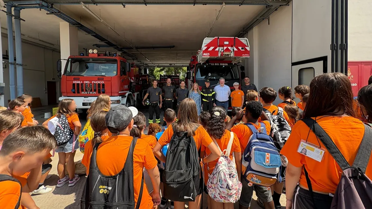 CENTRI ESTIVI AD ANCONA: UNA LEZIONE DI SICUREZZA CON I VIGILI DEL FUOCO