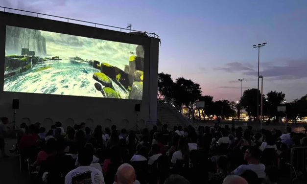 ARENA CECCHETTI A CIVITANOVA: CINEMA ALL’APERTO FA SUBITO IL PIENO