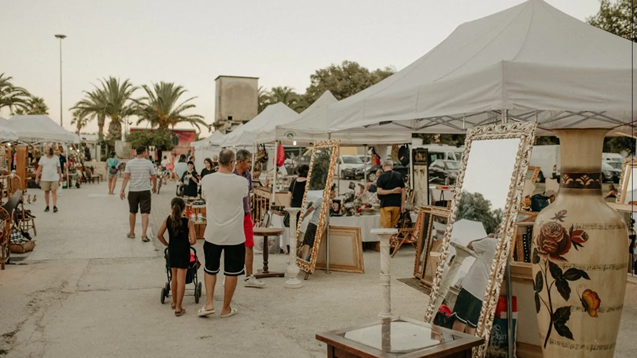 Civitanova Vintage Market (1) CIVITANOVA VINTAGE MARKET: IL 18 E 19 LUGLIO IL FASCINO DEL PASSATO SUL LUNGOMARE PIERMANNI