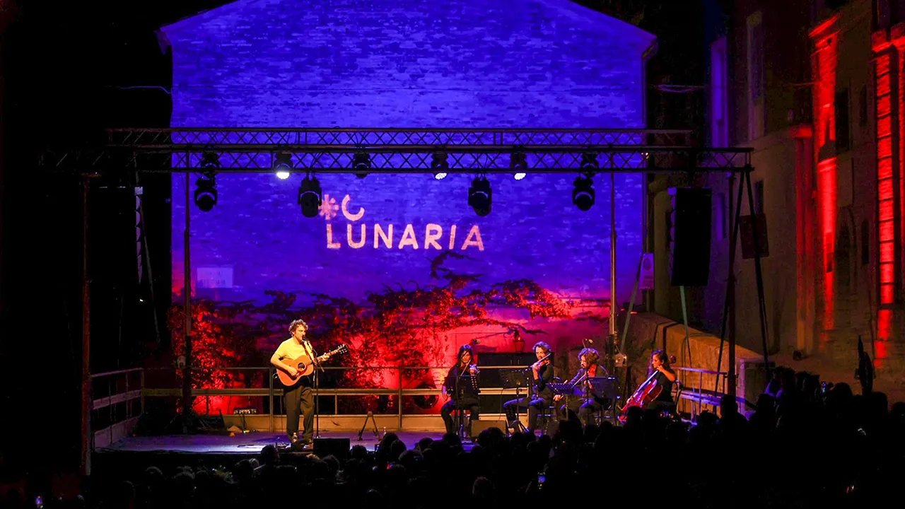 Lunaria Giorgio Poi Piazzuola Sabato del Villaggio Recanati (1) GIORGIO POI AMMALIA LUNARIA 2026 A RECANATI