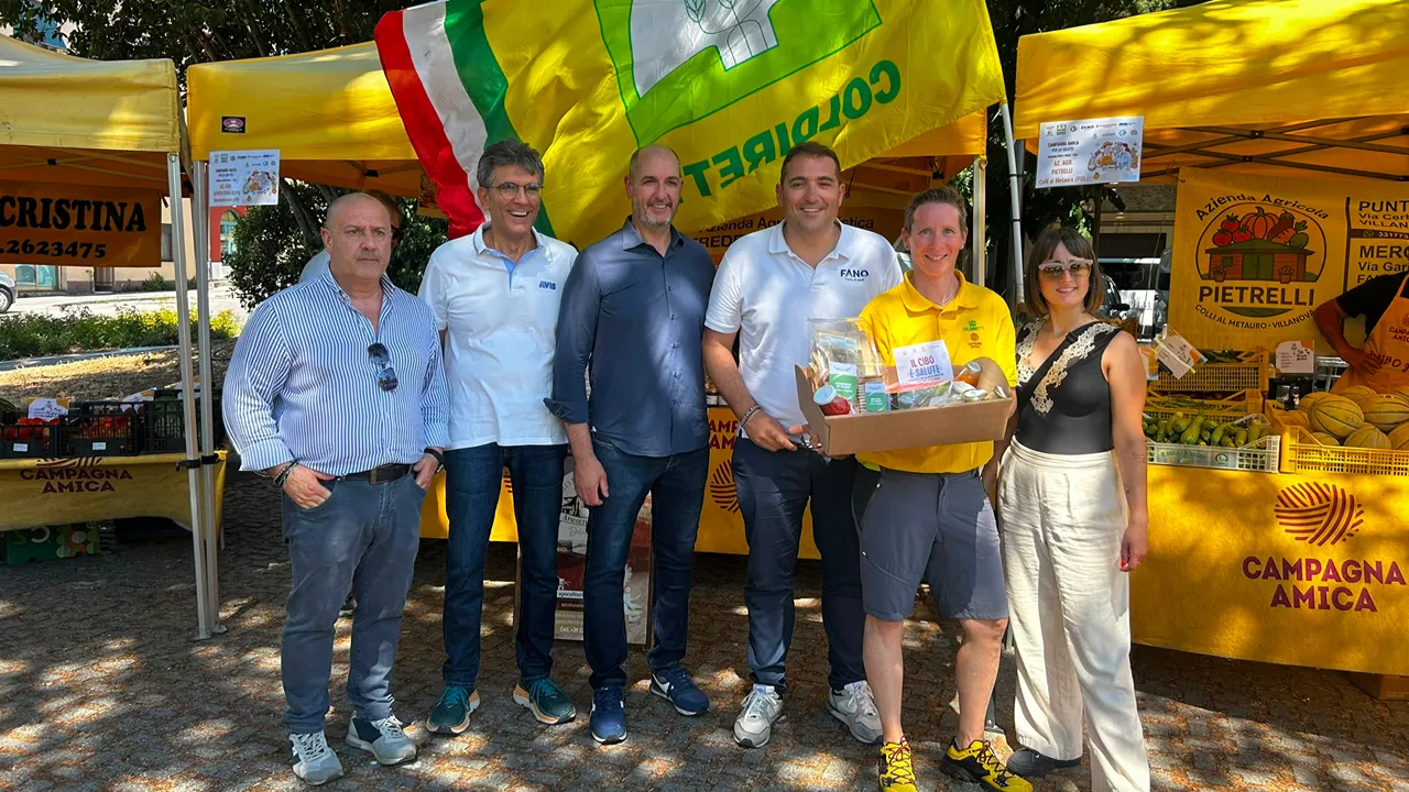 consegna fano ass santorelli CAMPAGNA AMICA ALL'OSPEDALE DI FANO: IL CIBO SANO PER LA PREVENZIONE E LA SALUTE