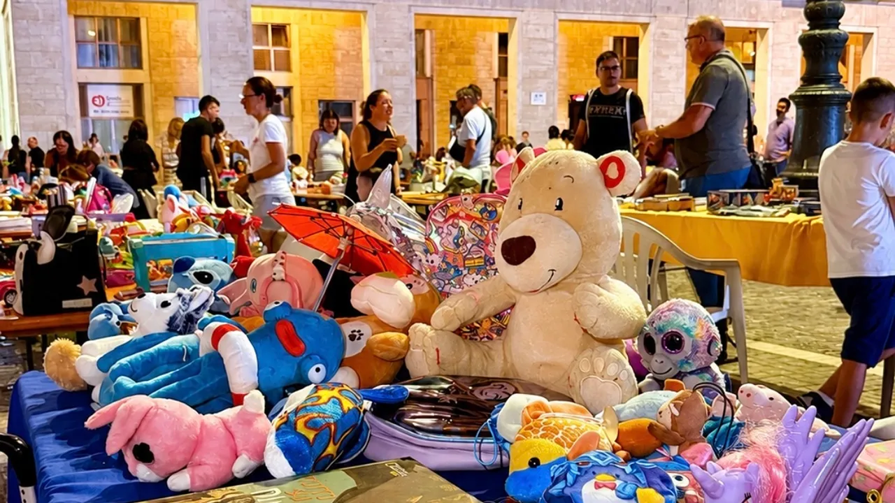 Mercatino delle Meraviglie 1 SHOPPING SOTTO LE STELLE A PESARO, L'ULTIMO APPUNTAMENTO ESTIVO