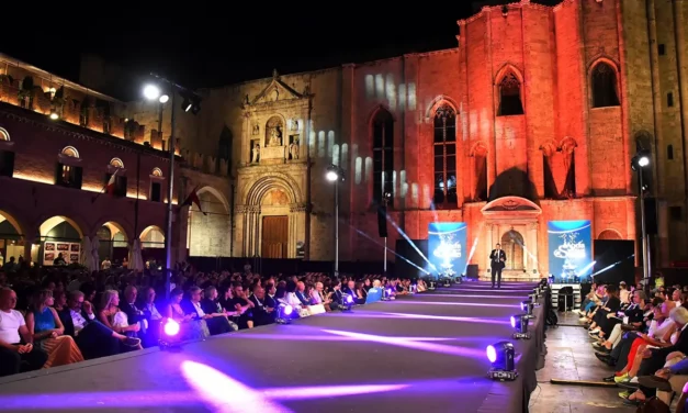 SUCCESSO PER LA 40ª RASSEGNA DI MODA SOTTO LE STELLE A ASCOLI PICENO