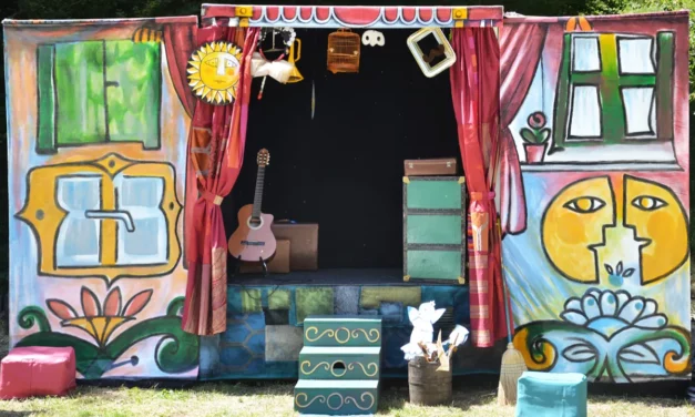 TEATRO RAGAZZI: ‘C’È UN CARRO CHE GIRA’ NELLE MARCHE PER IL FESTIVAL AMBARABÀ