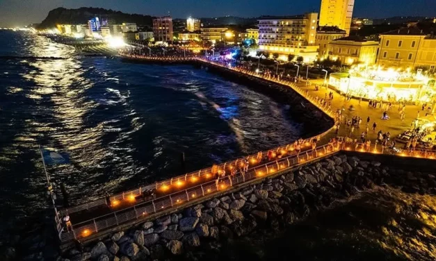 CANDELE SOTTO LE STELLE 2026: PESARO, GABICCE MARE E GRADARA INSIEME PER LA NOTTE PIÙ ROMANTICA