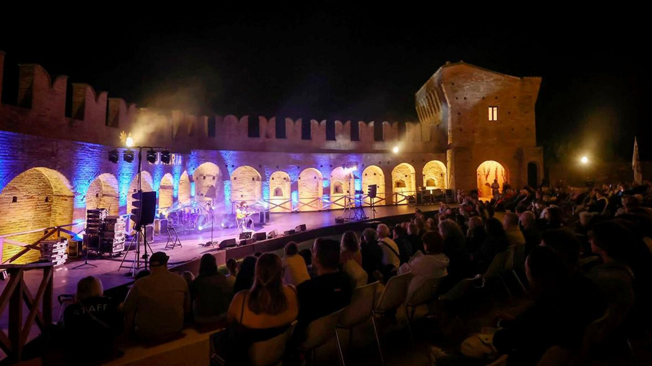CLAUDIO COVATO e XGIOVE chiudono LUNARIA 2026 a RECANATI CLAUDIO COVATO e XGIOVE chiudono LUNARIA 2026 a RECANATI
