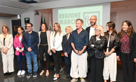 Il TEATRO FERONIA di SAN SEVERINO MARCHE inaugura la stagione con ‘CANTANAPOLI’