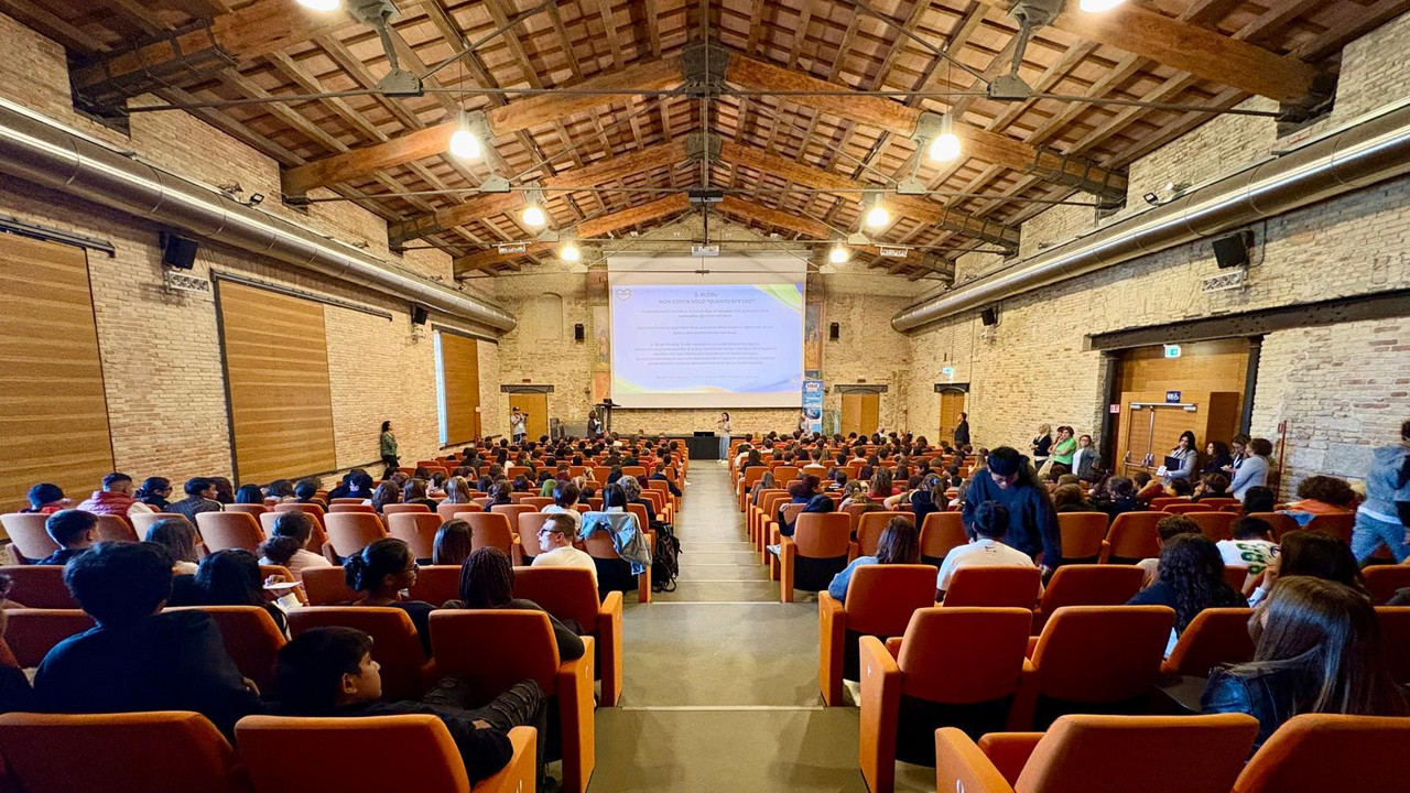 Inaugurato ad Ancona il III° FESTIVAL EXTRA SALUTE: oltre 400 studenti al via Inaugurato ad Ancona il III° FESTIVAL EXTRA SALUTE: oltre 400 studenti al via