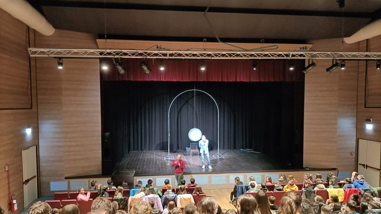 La 43ª stagione di teatro ragazzi ‘La Scuola a Teatro’ a JESI e SENIGALLIA La 43ª stagione di teatro ragazzi 'La Scuola a Teatro' a JESI e SENIGALLIA