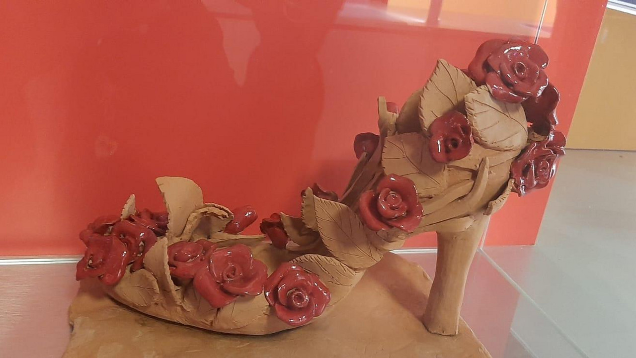 La scarpa di EVA di BARBARA TOMASSINI torna ad ASCOLI