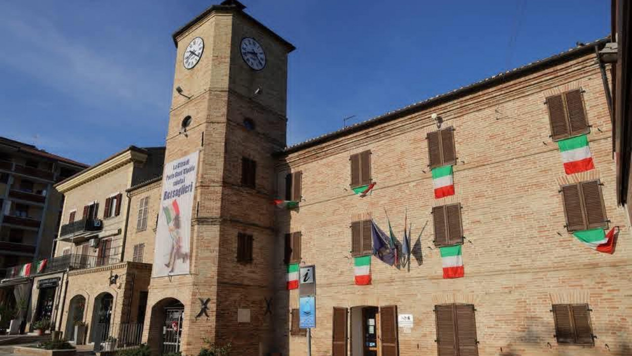 PORTO SANT’ELPIDIO ospita il secondo raduno regionale dei BERSAGLIERI PORTO SANT'ELPIDIO ospita il secondo raduno regionale dei BERSAGLIERI