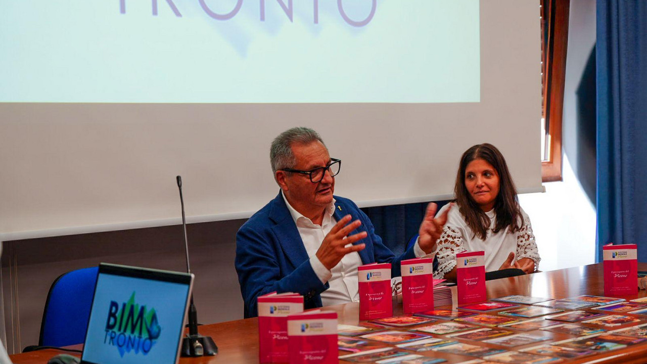 Presentato ad ASCOLI PICENO il Passaporto del PICENO Presentato ad ASCOLI PICENO il Passaporto del PICENO