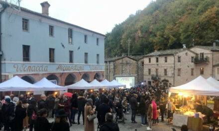 A SERRAPETRONA torna ‘Appassimenti Aperti’ con la VERNACCIA NERA