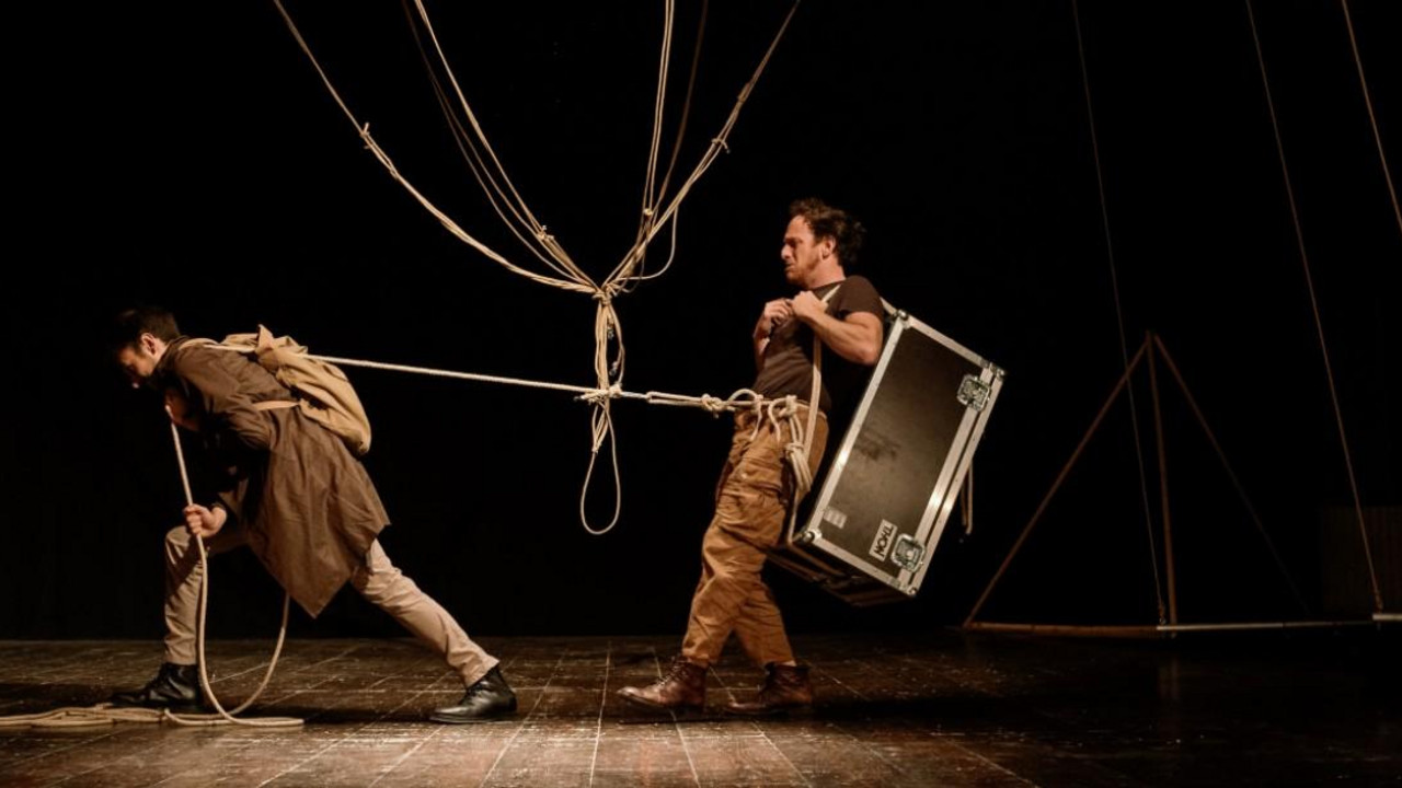 Ad ARCEVIA ‘Legami’, circo e clownerie per la Stagione Teatro Ragazzi Ad ARCEVIA 'Legami', circo e clownerie per la Stagione Teatro Ragazzi