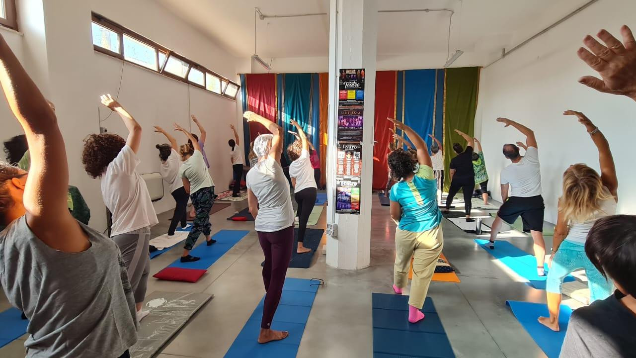Lezione gratuita di yoga a FOLIGNANO SABATO 24 OTTOBRE Lezione gratuita di yoga a FOLIGNANO SABATO 24 OTTOBRE