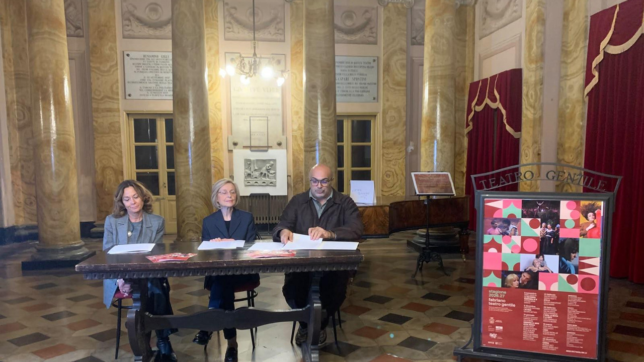 Stagione 2026/27: il TEATRO GENTILE di FABRIANO accende il palco Stagione 2026/27: il TEATRO GENTILE di FABRIANO accende il palco